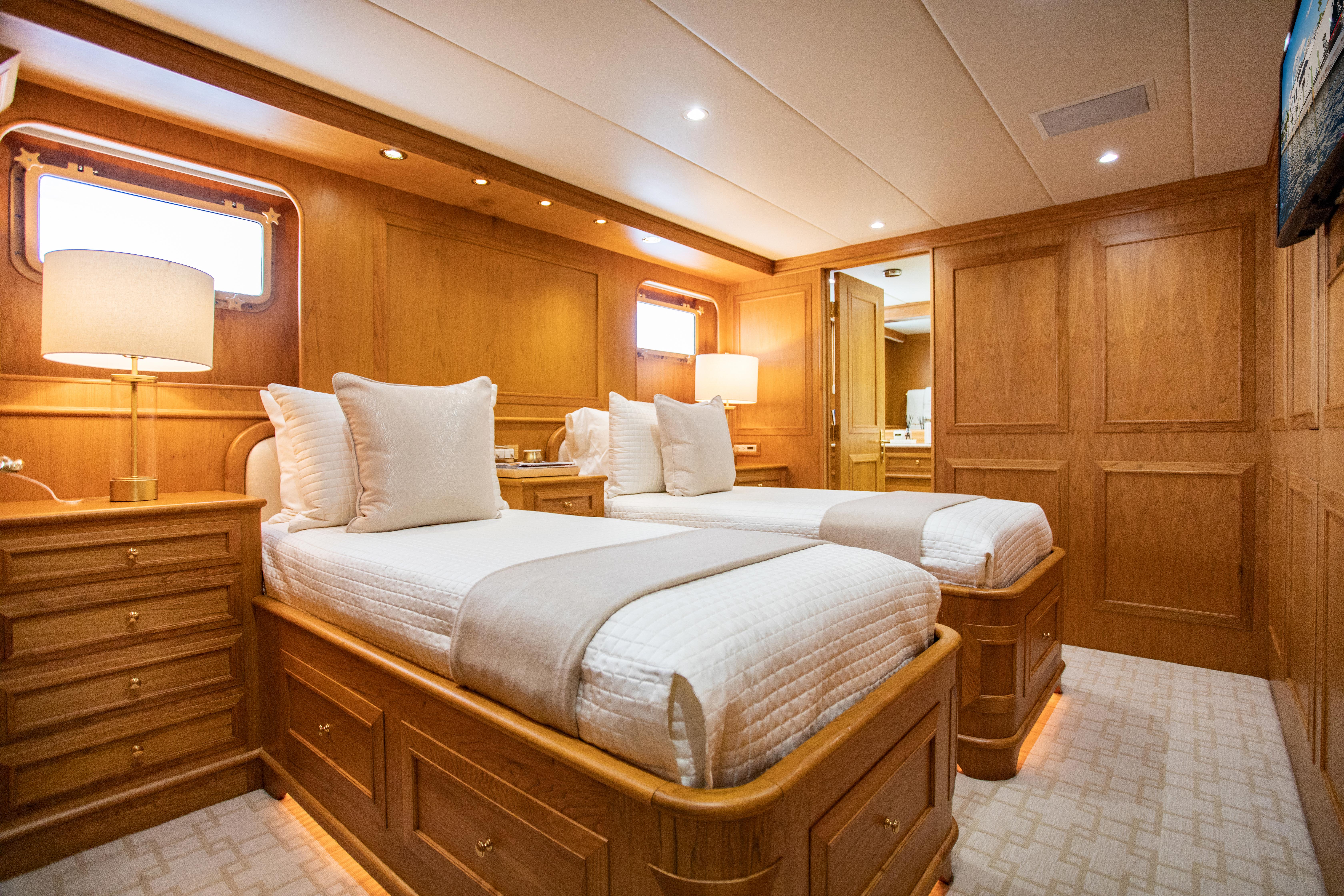 2 stateroom yacht
